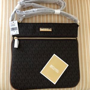 Michael Kors shoulder bag. brown. New with tags